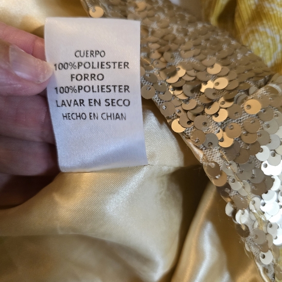 Elegant Gold Sequin Blouse with Puff Sleeves - Picture 5 of 5